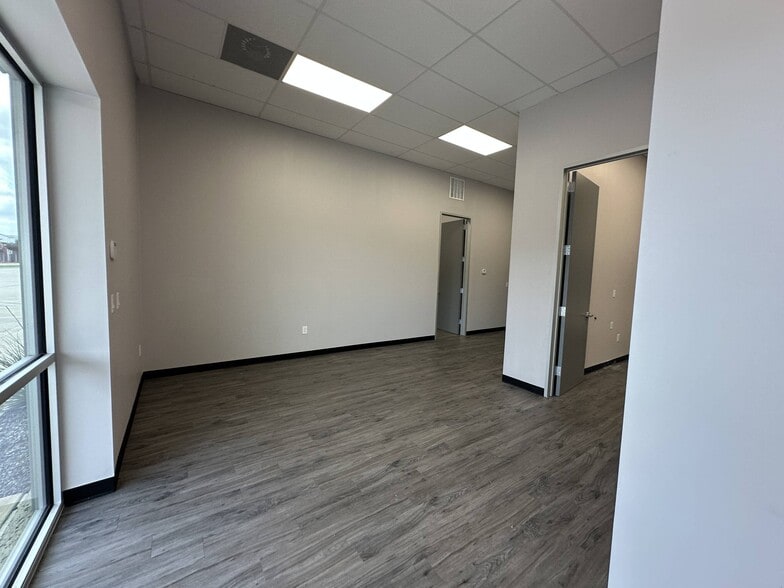 More Photos Of 11755 W Little York Rd, Houston Unknown For Lease