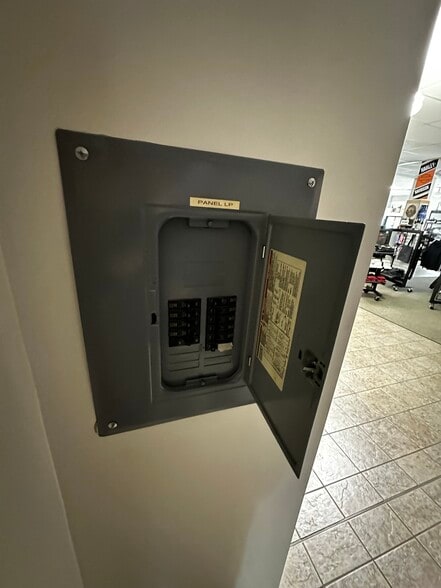 More Photos Of 1285 National Hwy, Cumberland Freestanding For Sale