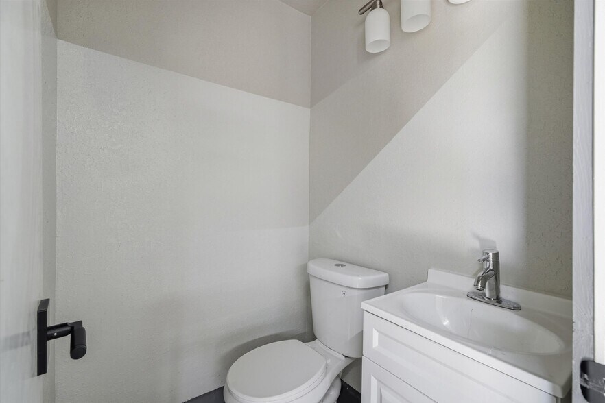 More Photos Of 23730 I-20, Wills Point Specialty For Sale