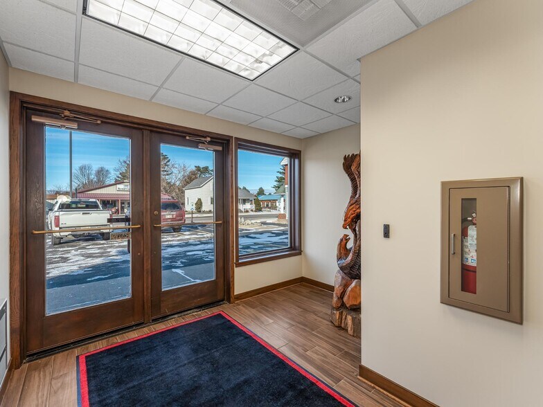 More Photos Of 1811 Superior St, Three Lakes Medical For Sale