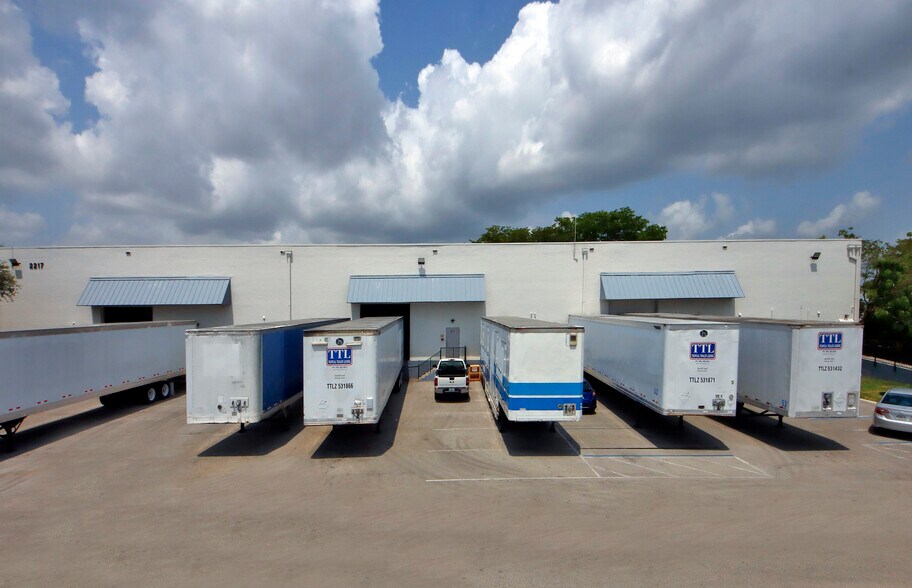 More Photos Of 2201-2211 Stirling Rd, Fort Lauderdale Unknown For Lease