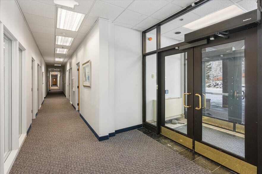 More Photos Of 7001 Jewel Lake Rd, Anchorage Office For Sale