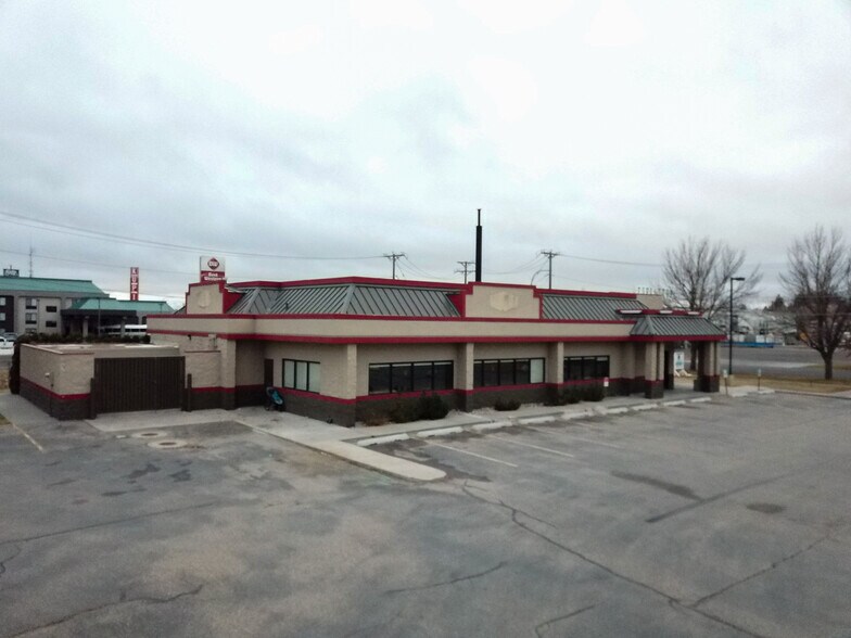 More Photos Of 950 Lindsay Blvd, Idaho Falls Restaurant For Lease