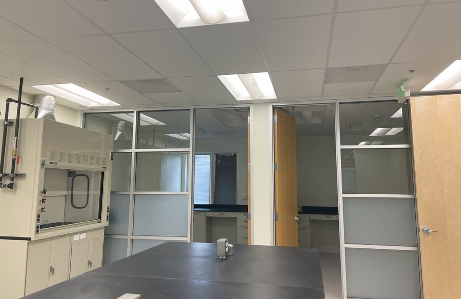 More Photos Of 150 N Hill Dr, Brisbane Office For Lease