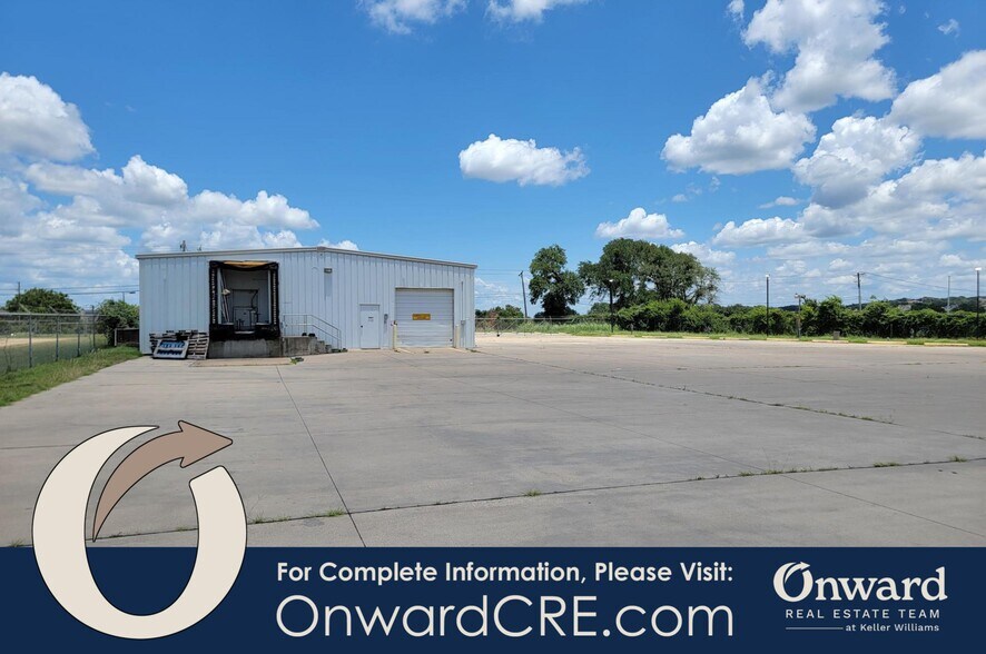 More Photos Of 22002 Woodway Dr, Waco Warehouse For Sale