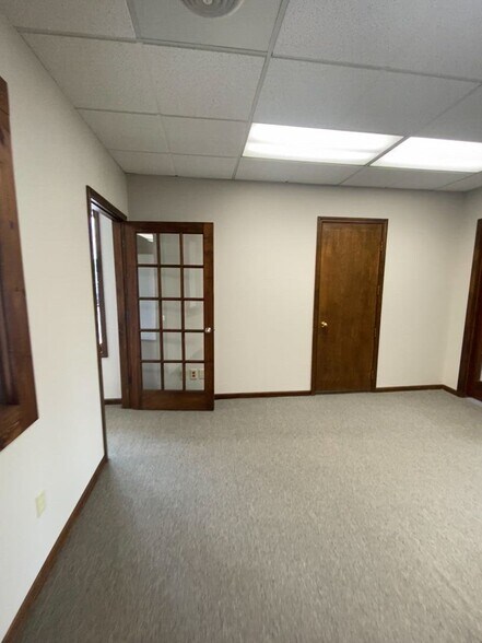 Primary Photo Of 6011 Nieman Rd, Shawnee Office For Lease