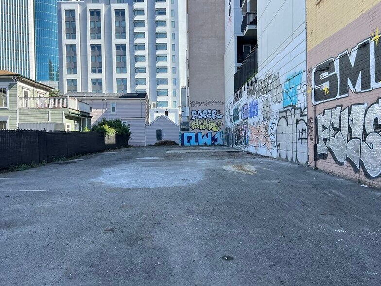 More Photos Of 1416 Martin Luther King Jr way, Oakland Land For Lease