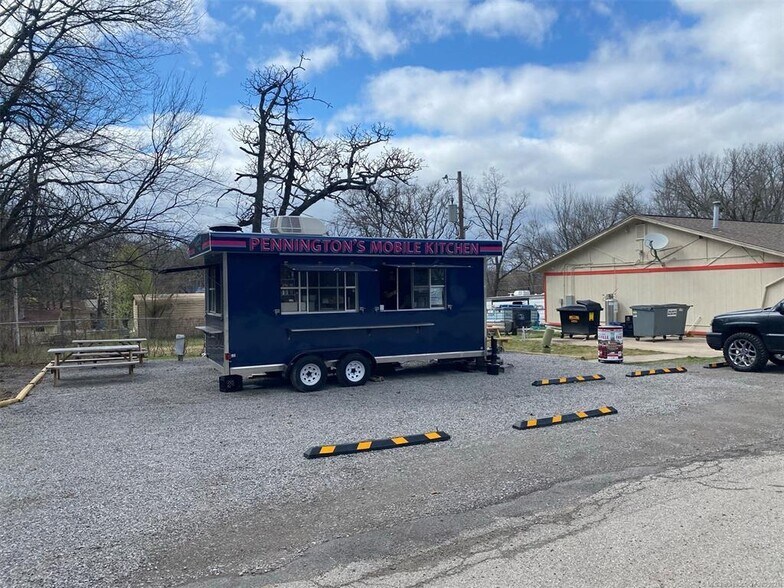 More Photos Of 68315 S 320 Rd, Wagoner Convenience Store For Sale