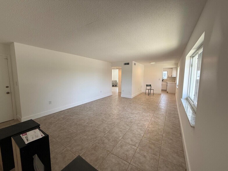 More Photos Of 1859 Lincoln St, Hollywood Apartments For Sale