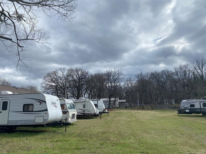 More Photos Of 68315 S 320 Rd, Wagoner Convenience Store For Sale