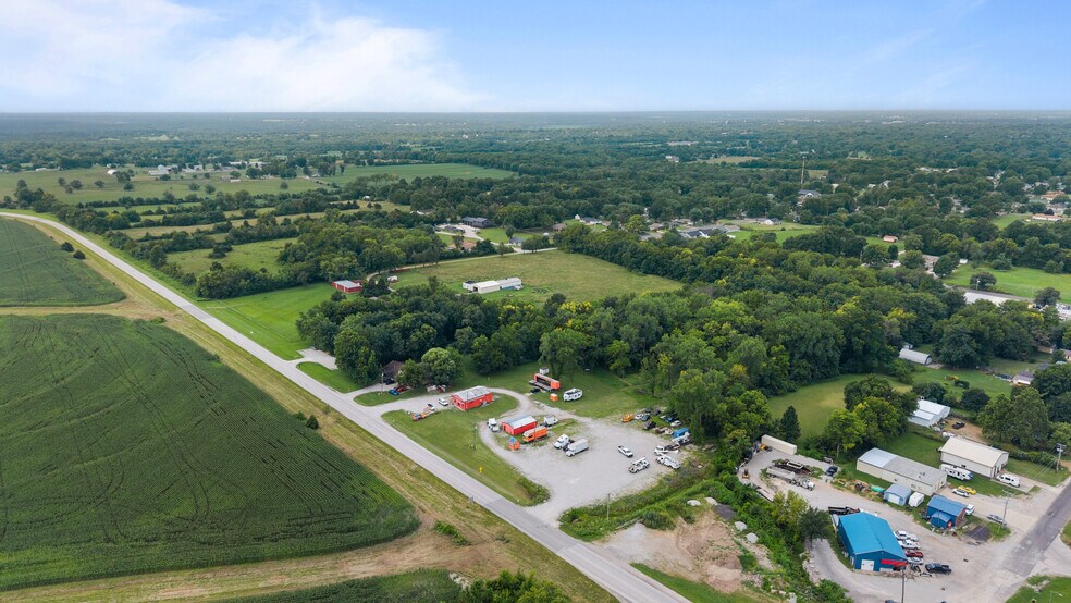 More Photos Of 1420 Highway M, Sedalia Service Station For Sale