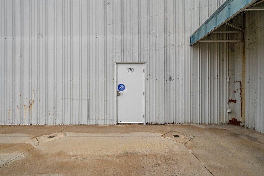 More Photos Of 3230 Riverside Ave, Paso Robles Manufacturing For Lease