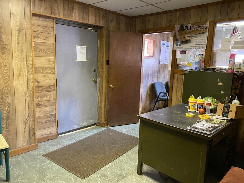 More Photos Of 124 West St, Albany Auto Repair For Sale
