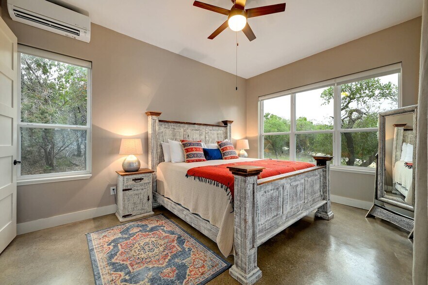 More Photos Of 7400 McGregor Ln, Dripping Springs Hotel For Sale
