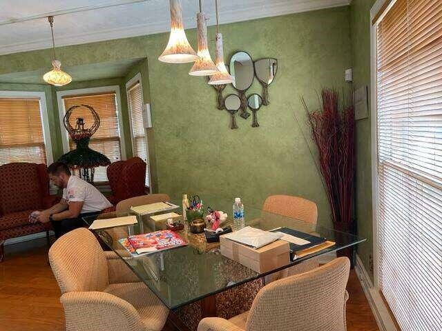 More Photos Of 1737 E Walnut St, Springfield Office Residential For Sale