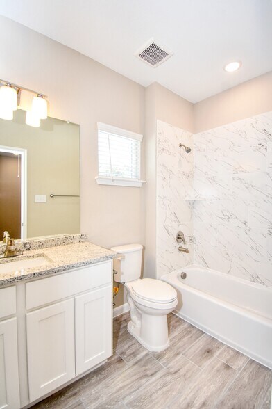 More Photos Of 6202 Oakland Rdg, San Antonio Apartments For Sale
