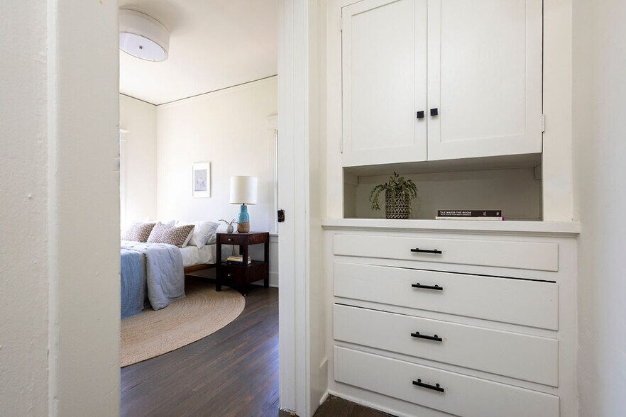 More Photos Of 1053 Hudson ave, Los Angeles Apartments For Sale