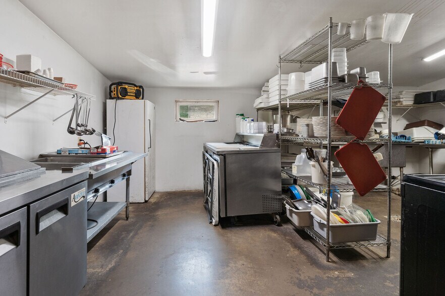 More Photos Of 552 Main St, Apalachin General Retail For Sale