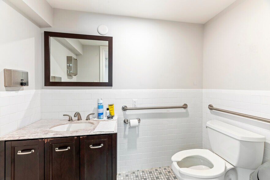 More Photos Of 330 New Brunswick Ave, Fords Office For Lease