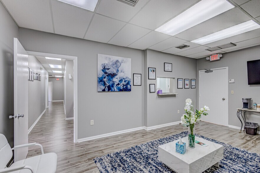 More Photos Of 6801 Lake Worth Rd, Greenacres Medical For Sale