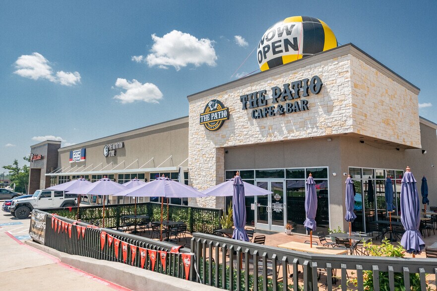 More Photos Of 19792-19794 Highway 105 W, Montgomery Storefront Retail Office For Lease