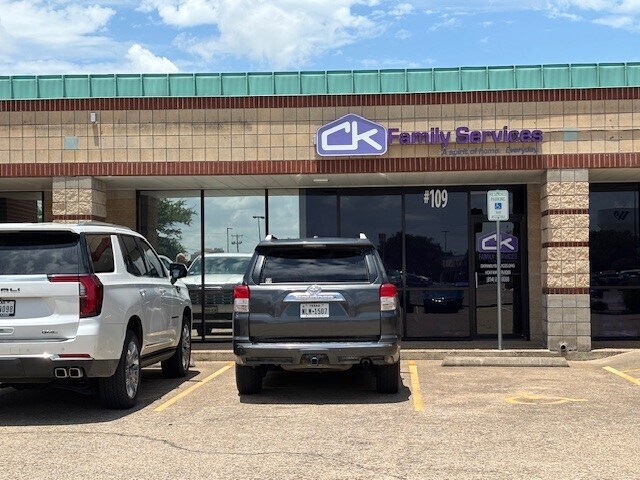 More Photos Of 611 W State Highway 6, Waco Medical For Lease