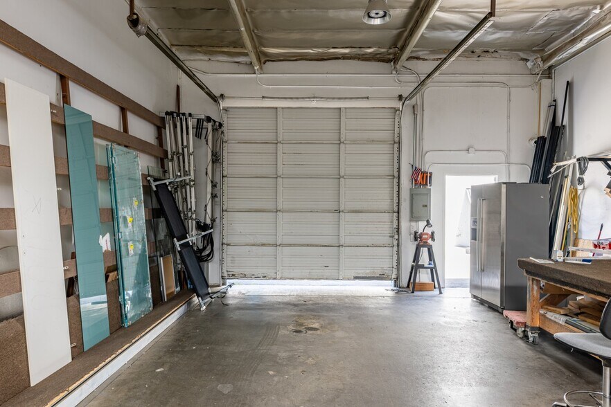 More Photos Of 12970 Branford St, Arleta Warehouse For Lease