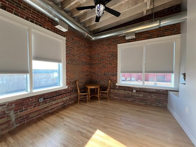 More Photos Of 700 Keogh Ct, Great Falls Light Distribution For Lease