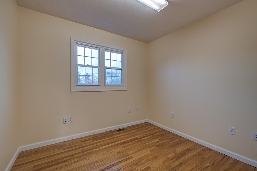 More Photos Of 4902 W Genesee St, Camillus Office For Sale