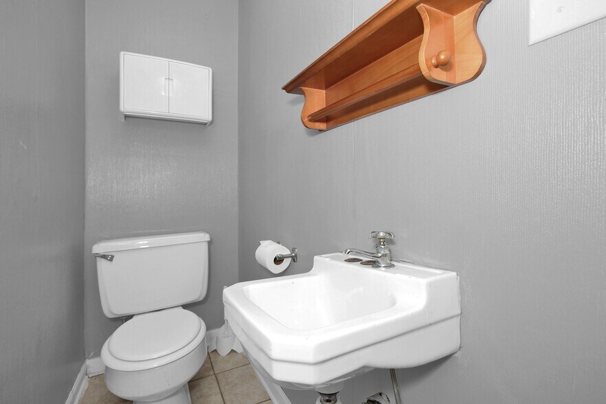 More Photos Of 115 S Cool Spring St, Fayetteville Office For Lease