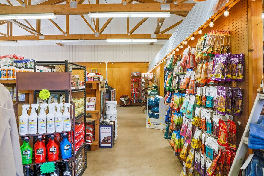 More Photos Of 461 NE Old Belfair Hwy, Belfair Storefront Retail Office For Sale