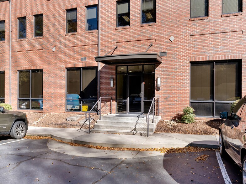 More Photos Of 330 Pelham Rd, Greenville Medical For Lease