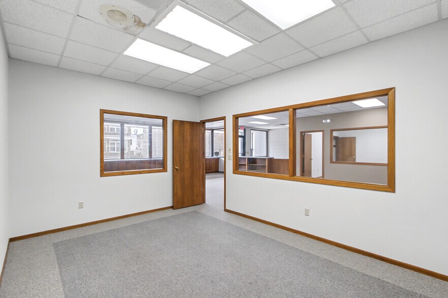 More Photos Of 115 E Conant St, Portage Office For Sale