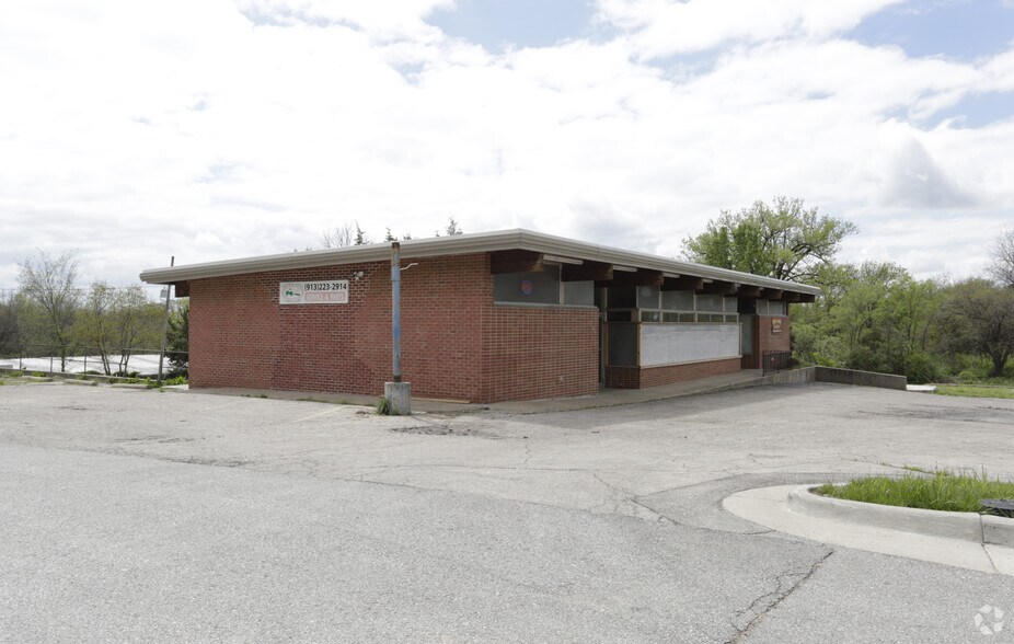 Primary Photo Of 5401 State Ave, Kansas City Freestanding For Lease
