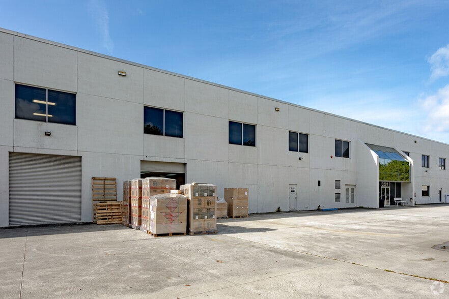 More Photos Of 3201 W Commercial Blvd, Fort Lauderdale Office For Lease