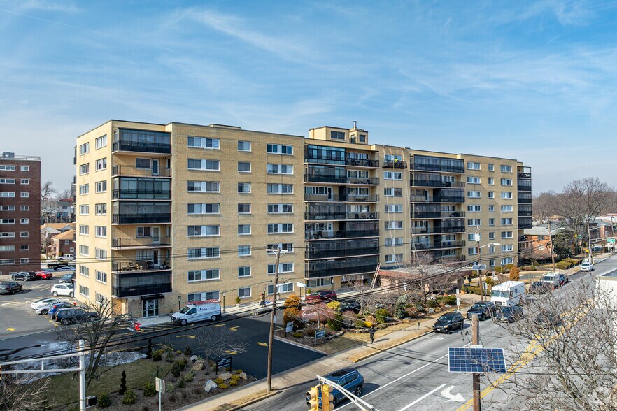 Primary Photo Of 2185 Lemoine Ave, Fort Lee Apartments For Sale