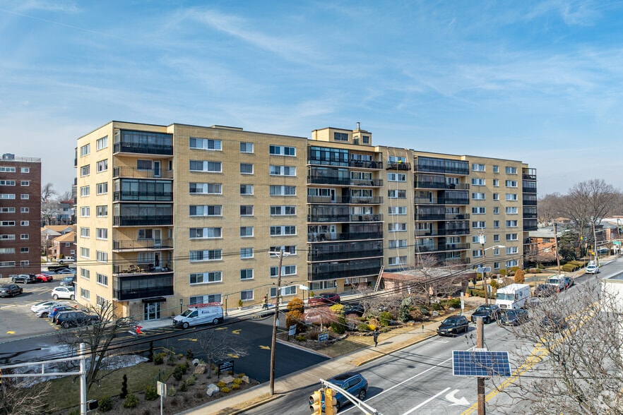 Primary Photo Of 2185 Lemoine Ave, Fort Lee Apartments For Sale