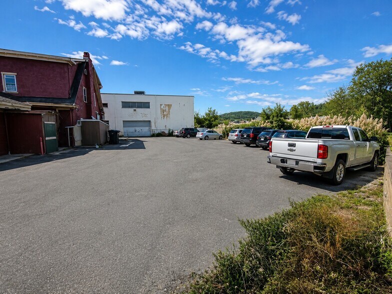 More Photos Of 257 Saw Mill River Rd, Elmsford Land For Lease
