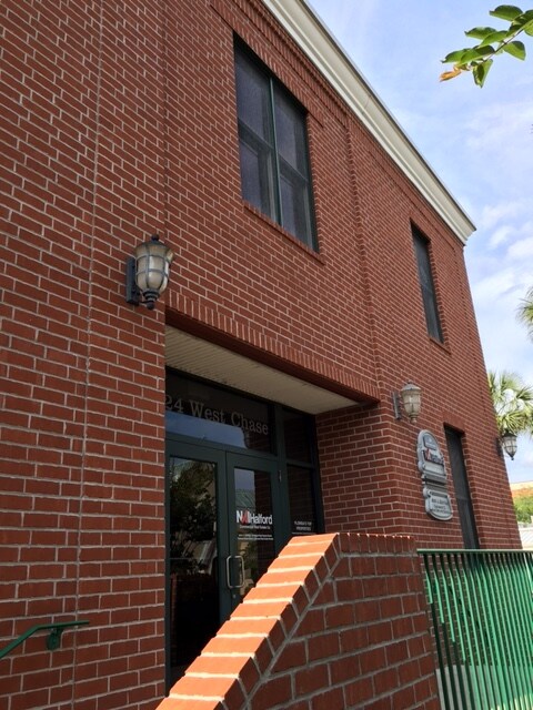 More Photos Of 24 W Chase St, Pensacola Office For Lease