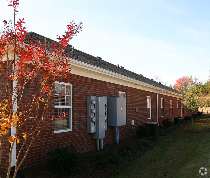 More Photos Of 1815 Lockeway Dr, Alpharetta Office For Sale