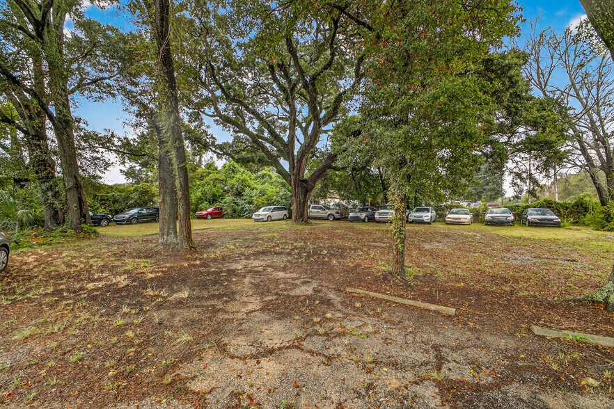 More Photos Of 1500 N Pace Blvd, Pensacola Freestanding For Sale