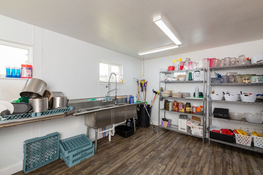 More Photos Of 48 Little Missouri Rd, Jane Restaurant For Sale