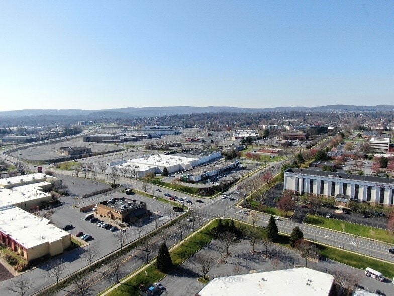 More Photos Of 925 Berkshire Blvd, Wyomissing Office For Lease