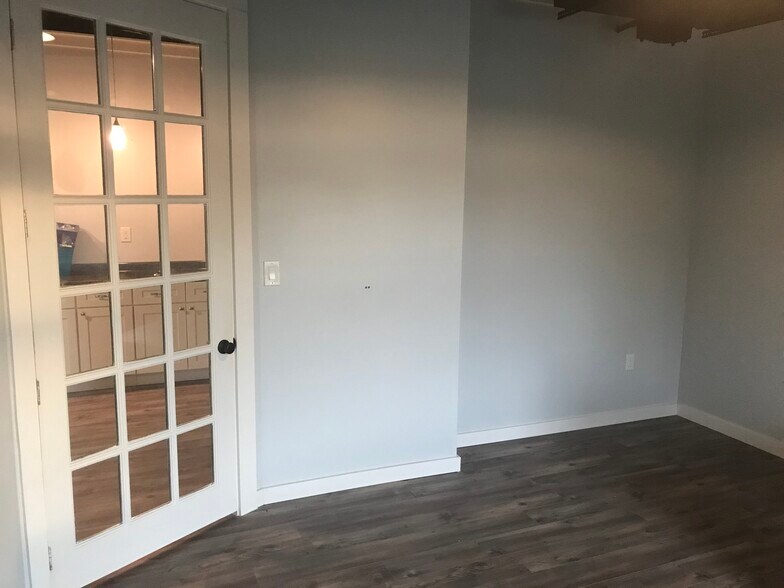 More Photos Of 2050 W County Highway 30A, Santa Rosa Beach Loft Creative Space For Sale