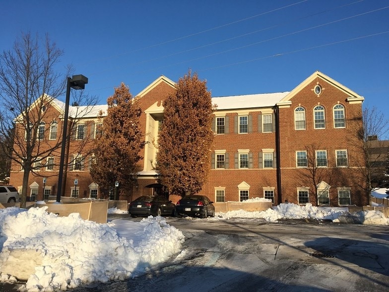 More Photos Of 121 W Long Lake Rd, Bloomfield Hills Office For Lease