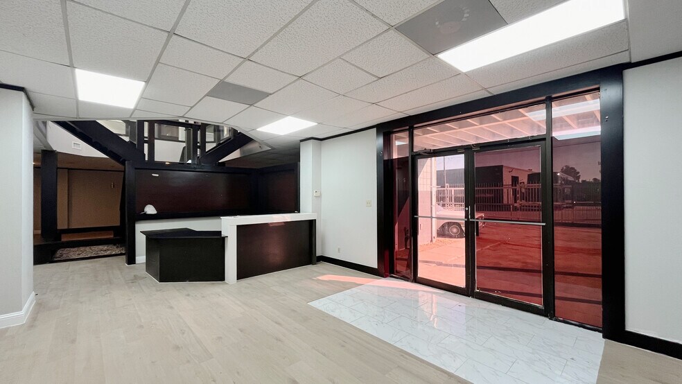 More Photos Of 9220 Rasmus Dr, Houston Warehouse For Lease