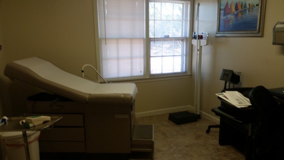 More Photos Of 2136 N Main St, Fuquay-Varina Medical For Sale