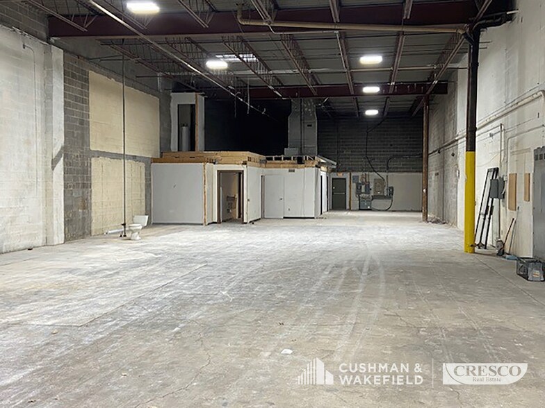 More Photos Of 4650 W 160th St, Cleveland Industrial For Sale