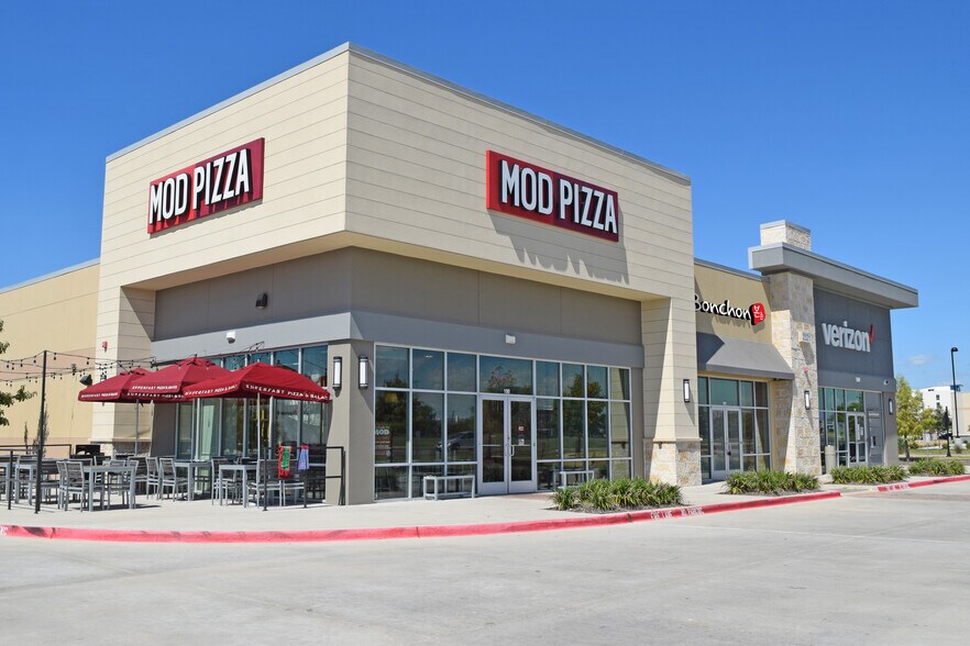 More Photos Of 2321 State Highway 121, Euless Storefront For Lease