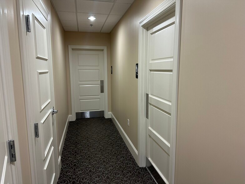 More Photos Of 11470 Parkside Dr, Knoxville Office For Lease